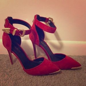Liliana heels